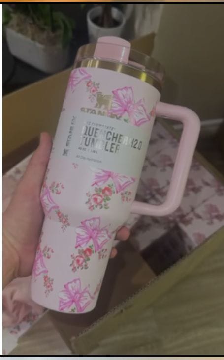 Stanley Love Shack Fancy Quencher 40OzCup Stainless SteelTumbler Rosa Beaux Pink